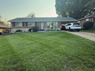 8961 Crest Oak Ln, Saint Louis, MO