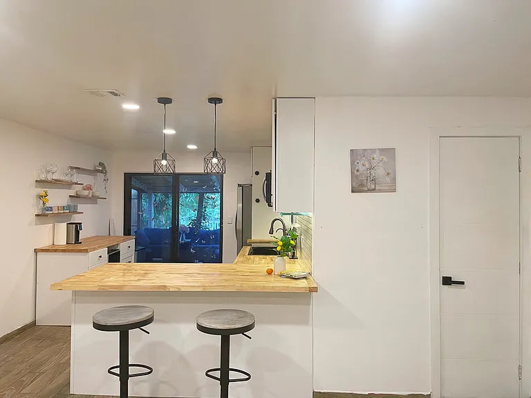 S Farragut Dr — Photo 1