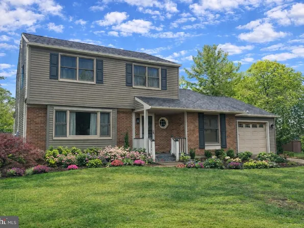 9 Hillside Rd, Stratford, NJ 08084