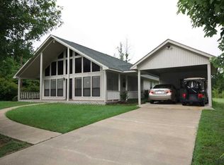 1802 Greenbriar Trl, Holly Lake Ranch, TX 75765