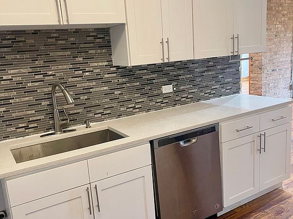 4th image of 2735 W Le Moyne St APT 2