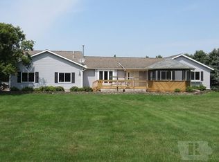 2037 12th St NE, Mason City, IA 50401