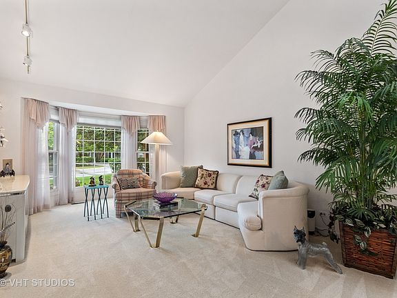 5th image of 120 Cornell Ct