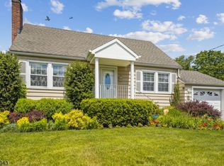10 Cameron Ave, Pompton Plains, NJ 07444