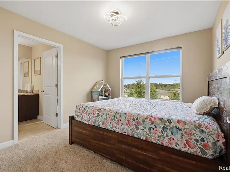 4810 E Stonegate Cir — Photo 25