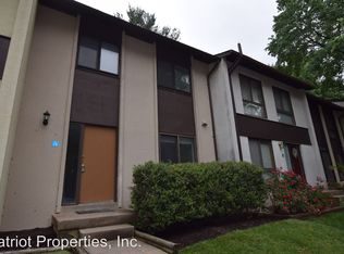 11823 Coopers Ct, Reston, VA 20191