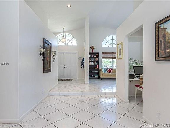 3rd image of 930 NW 201st Way