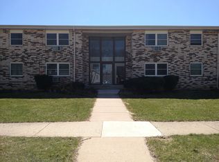 625 Meadow Ln APT 6, Burlington, WI 53105