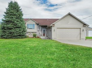 7452 S Luce Ave, Fremont, MI 49412