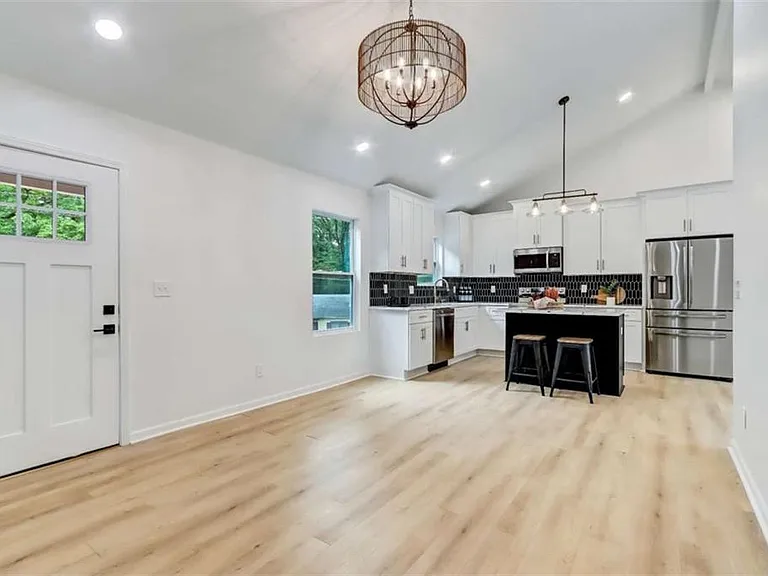 1200 Byewood Ln SW — Photo 22