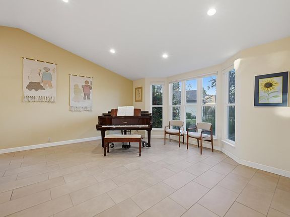 5th image of 3403 Rockford Ct