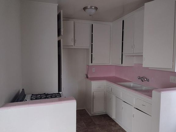 2nd image of 836 S Kingsley Dr #1