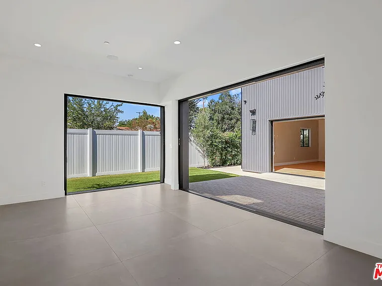 5917 Rhodes Ave — Photo 42