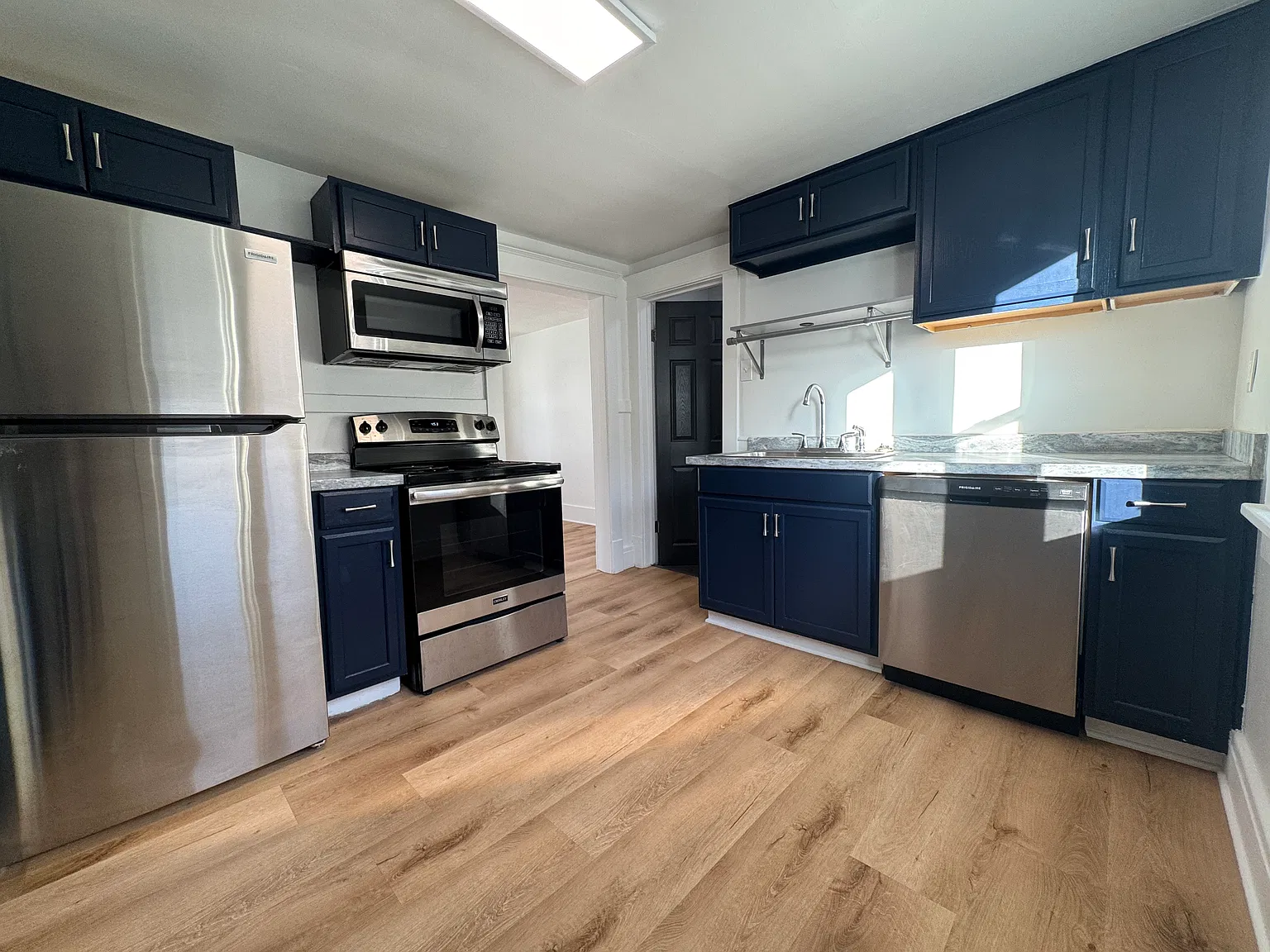 3 bed, 1100 sqft, $1,795 — Photo 1