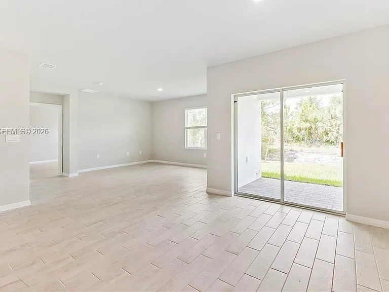 3021 N Lakewood Rd — Photo 8