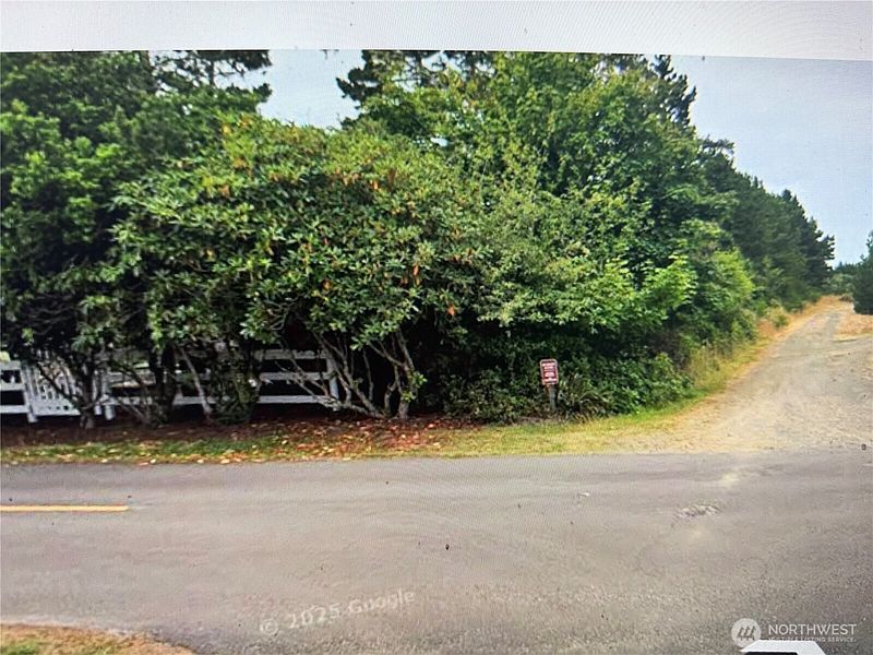 4th image of 995 50th Lane