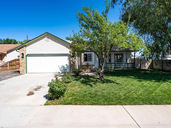 3rd image of 750 Ponderosa Dr
