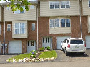 206 Wingate Dr, Pittsburgh, PA