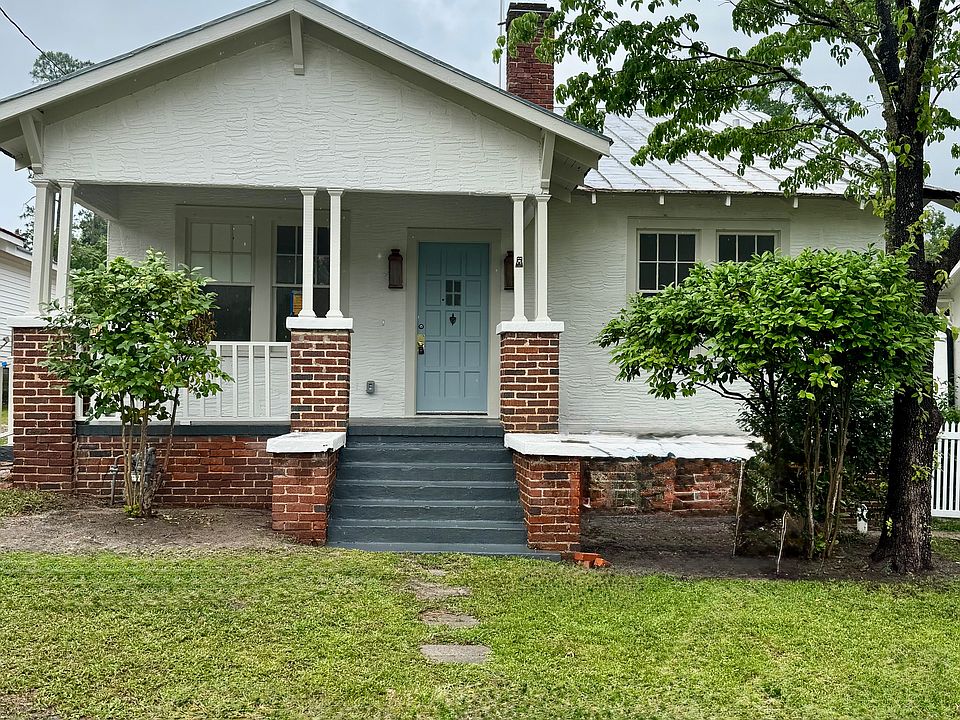 Front of the house/covered porch