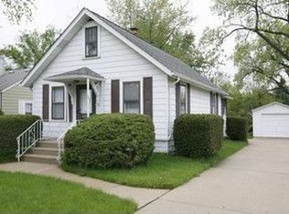 306 N Lincoln St, Westmont, IL 60559