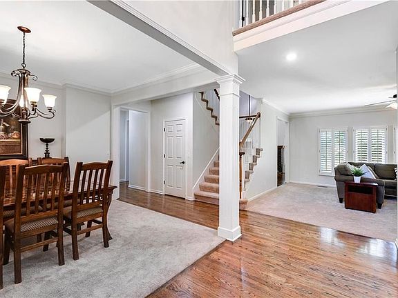 4th image of 14740 Eby St