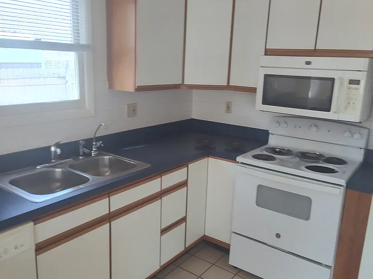 6A Charles St #A — Photo 13