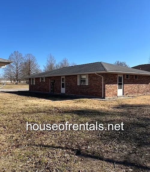 703 Rusty Ln — Photo 10