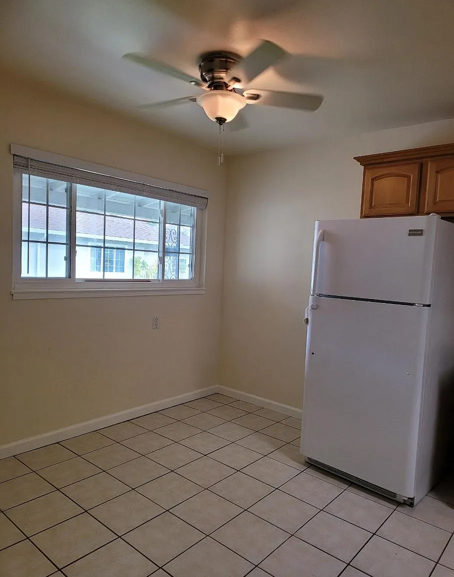 2 bed, 865 sqft, $3,150 — Photo 2