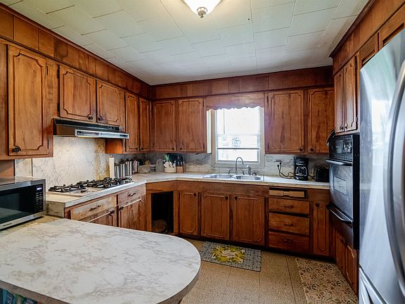 4th image of 207 Marmande St