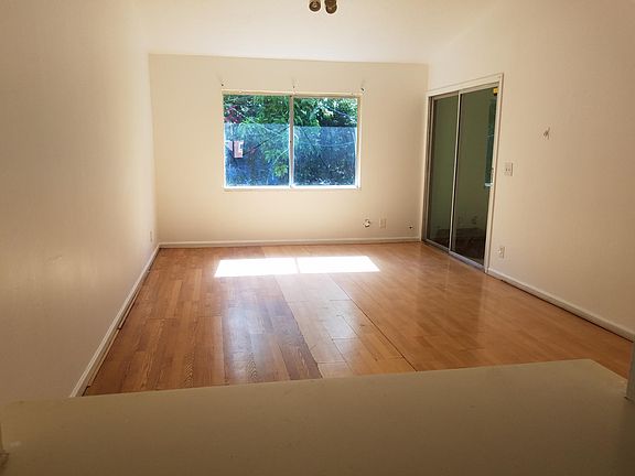4th image of 2185 Pretty Ln