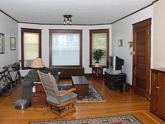 2nd image of 374 Morris St Floor 2