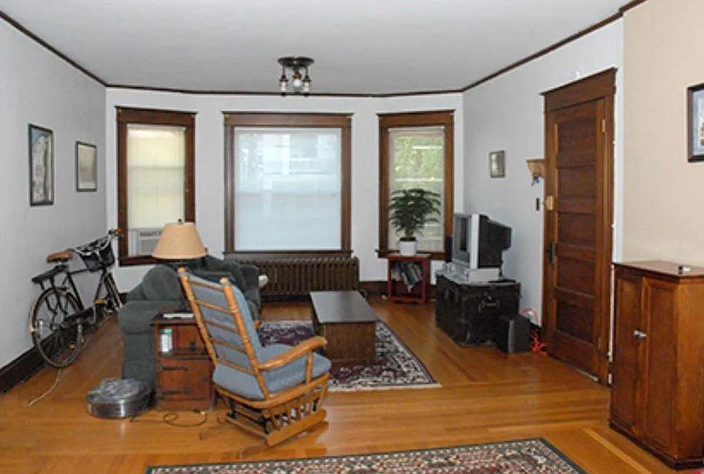 Building Photo - 374 Morris St #2