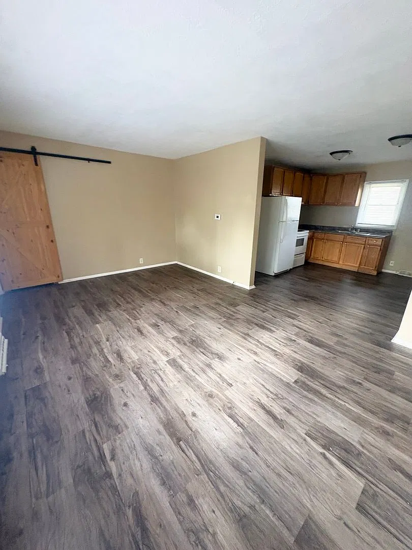 2 Bedroom 1 Bathroom Duplex, Available Soon — Photo 3