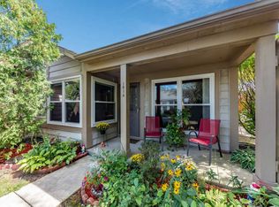 1814 Appaloosa Dr, Naperville, IL 60565