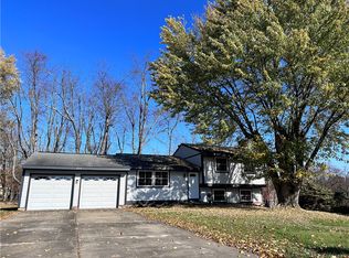 2214 Open Meadow Cir, Bridgeville, PA 15017