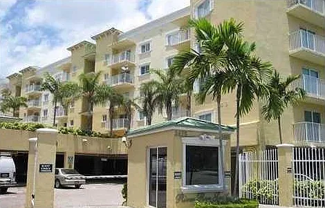 2 bed, 900 sqft, $2,185 — Photo 1