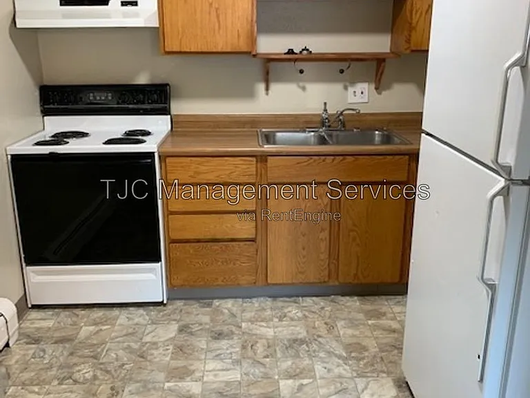 970 N Downing St #9 — Photo 6