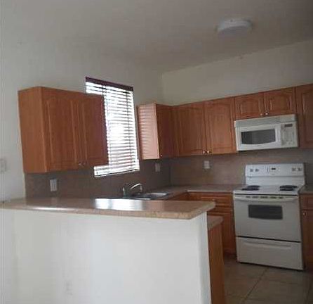 5th image of 2607 SE 14th Ave #390