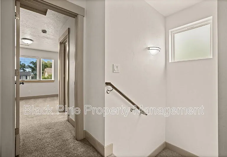 909 N 31st St — Photo 20