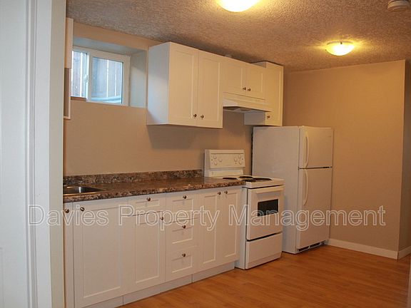 5th image of 16225 100a Ave NW