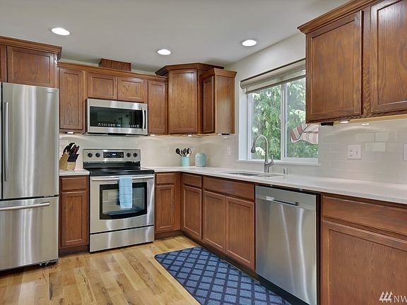 4th image of 9105 207th Ave E