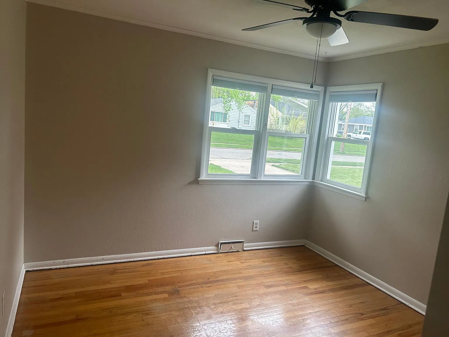 3 bed, 1000 sqft, $1,500 — Photo 4