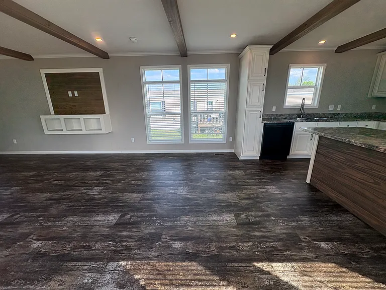 Green River Lake Commons — Photo 20