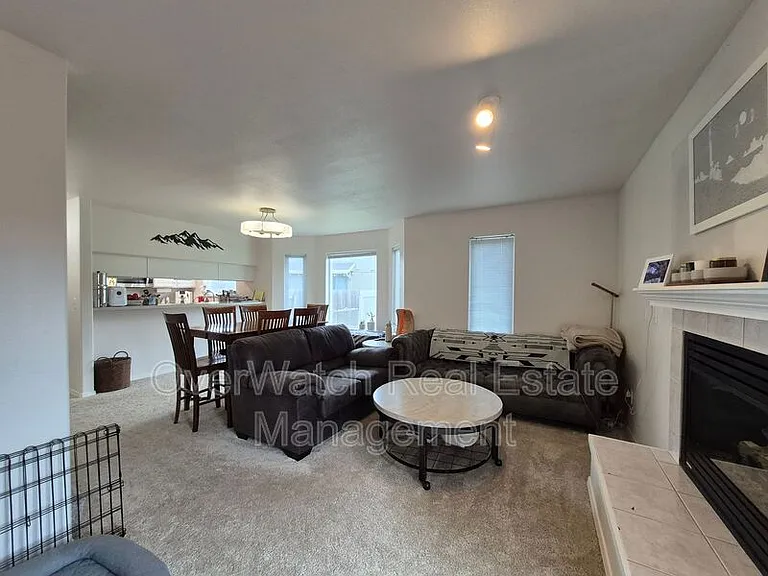 3926 Lakehurst Cir #1 — Photo 19