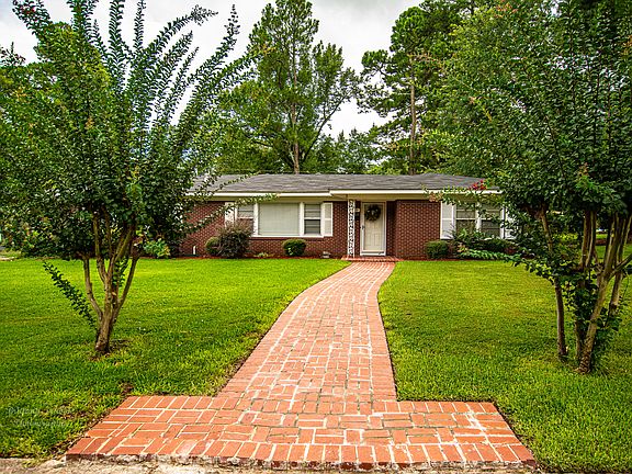 3rd image of 903 Maplewood Dr
