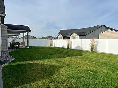 3 bed, 1574 sqft, $2,495 — Photo 2