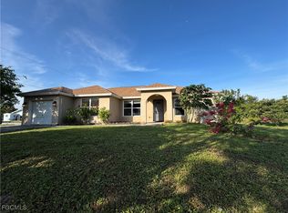 107 Indiana Pl, Lehigh Acres, FL 33936