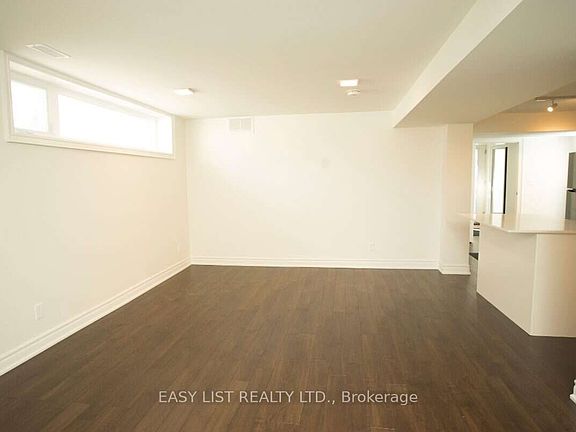 3rd image of 2 Princess Anne Cres