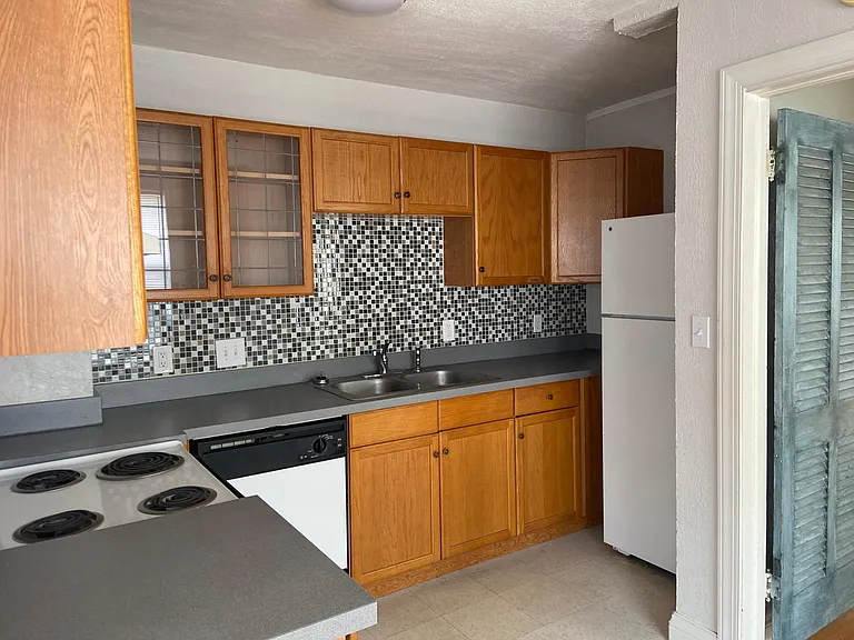 3316 N Robinson Ave #3 — Photo 3