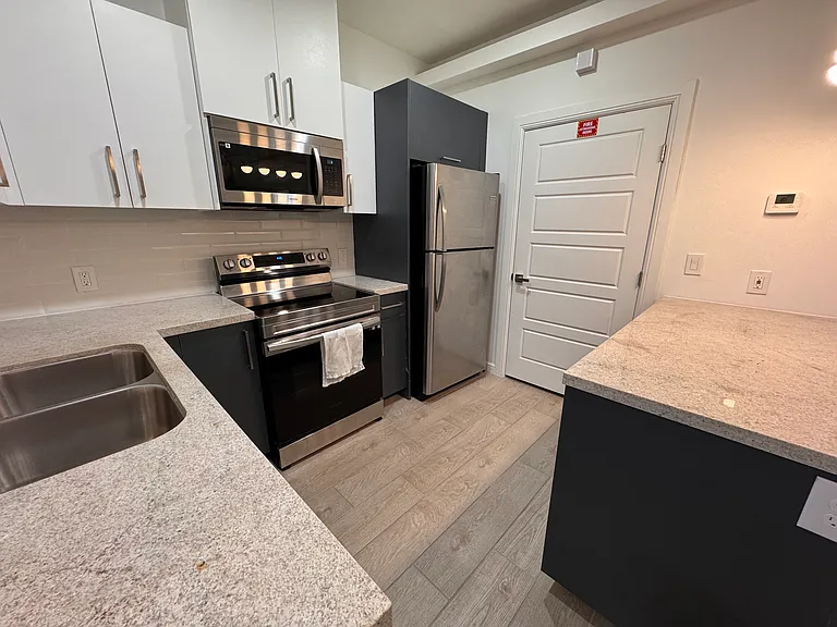 901 Yuma Ave #100 — Photo 6